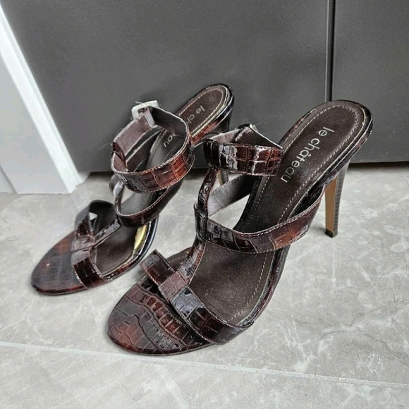 Le Chateau heels - Picture 2 of 3